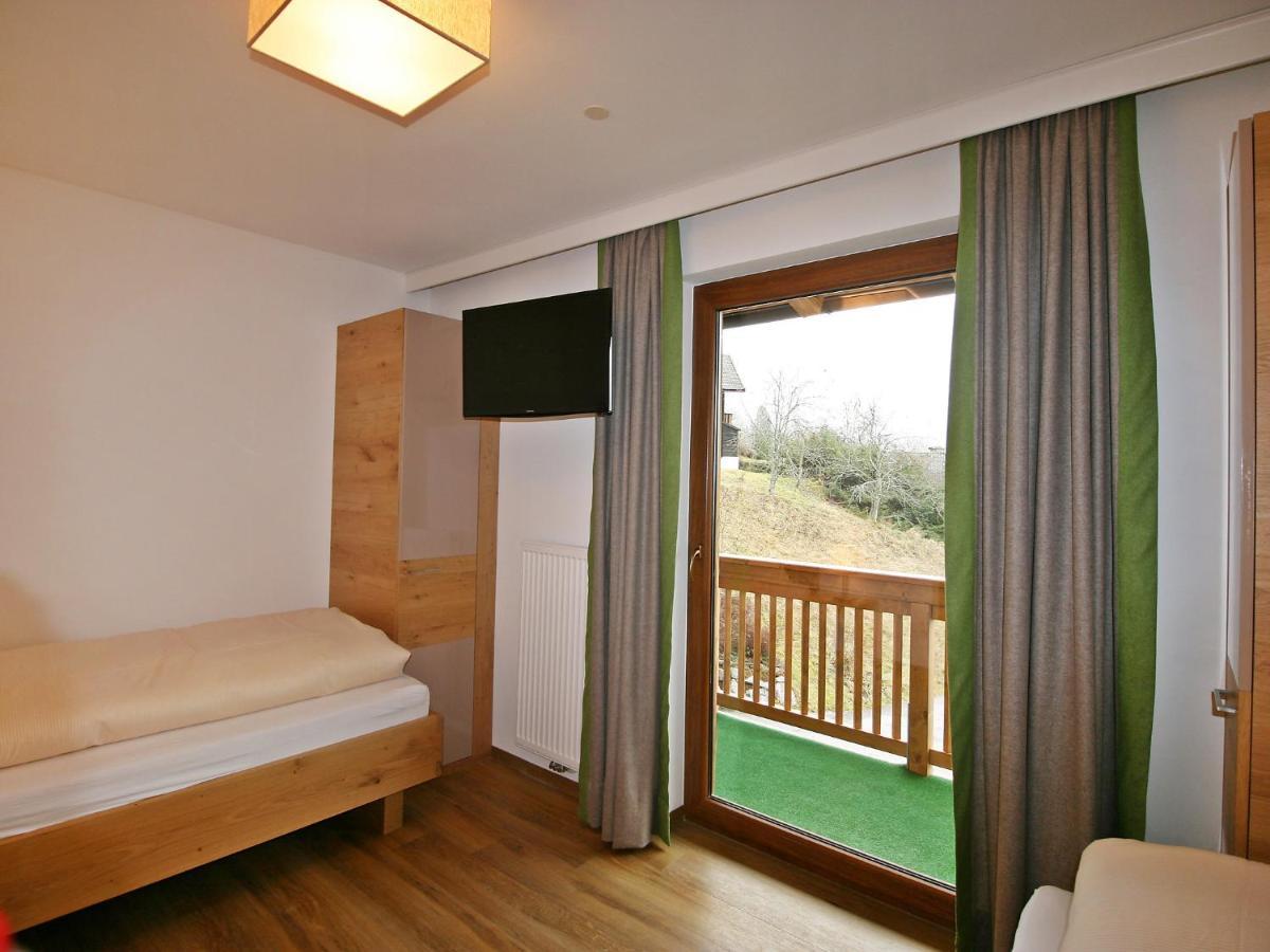 Holiday Home Happy By Interhome Eben Im Pongau Exterior foto