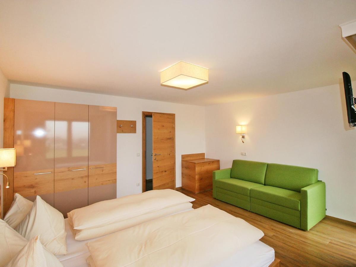 Holiday Home Happy By Interhome Eben Im Pongau Exterior foto